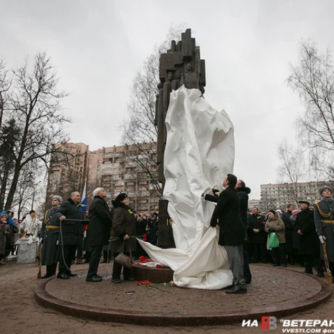 Мужеству ленинградцев посвящается