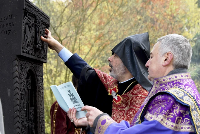 В Кёльне открыли Хачкар памяти жертв Геноцида армян 1915 года