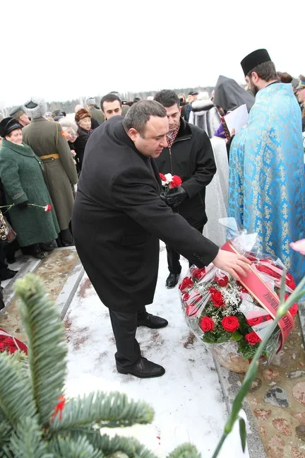 Хачкар советским воинам от Республики Армения на мемориале «Невский пяточок». 