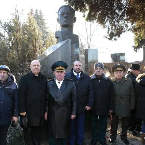 Подарок к 110-му юбилею главного маршала бронетанковых войск Амазаспа Бабаджаняна