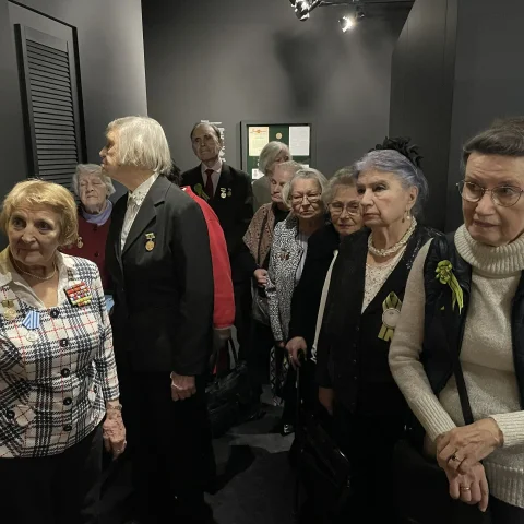 Музей «Сохраняя Память» посетил депутат Законодательного Собрания Александр Ржаненков и ветераны