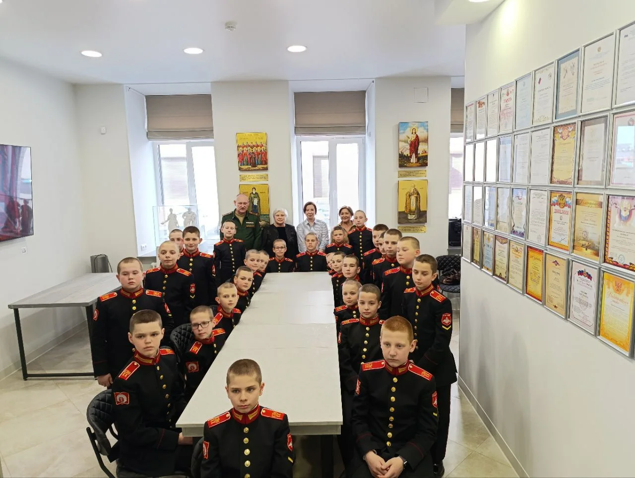 Кадеты военного корпуса имени князя Александра Невского при Министерстве Обороны посетили музей «Сохраняя память»