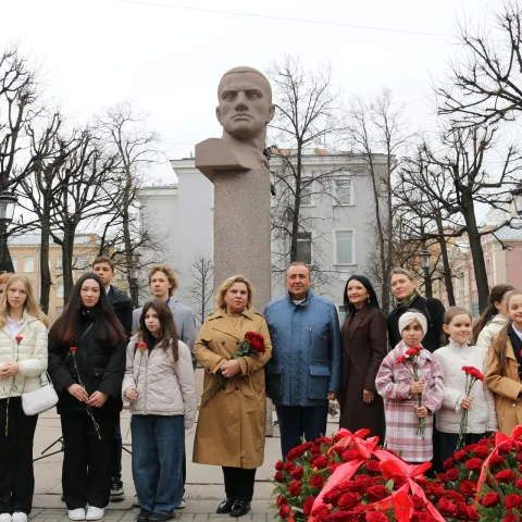 В Петербурге почтили память великого русского поэта Владимира Маяковского