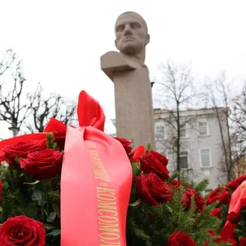 СМИ о памятной акции в честь Владимира Маяковского