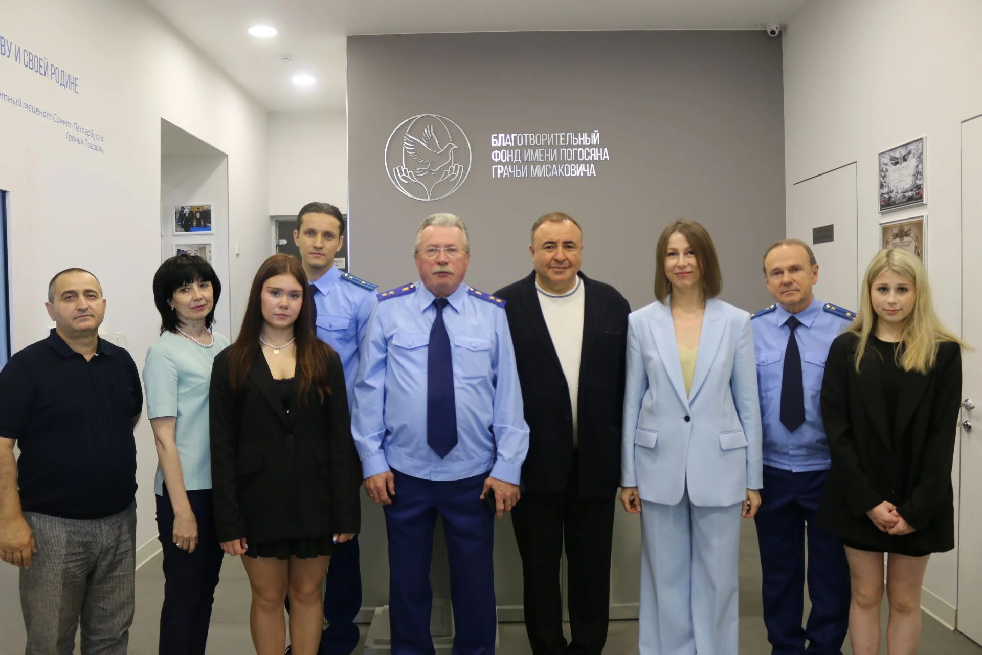 Музей «Сохраняя память» посетили Северо-Западный транспортный прокурор Владимир Владимиров, его подчиненные и школьники 