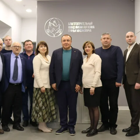 Депутат Заксобрания Александр Ржаненков и представители администрации Центрального района Петербурга побывали в музее «Сохраняя память»