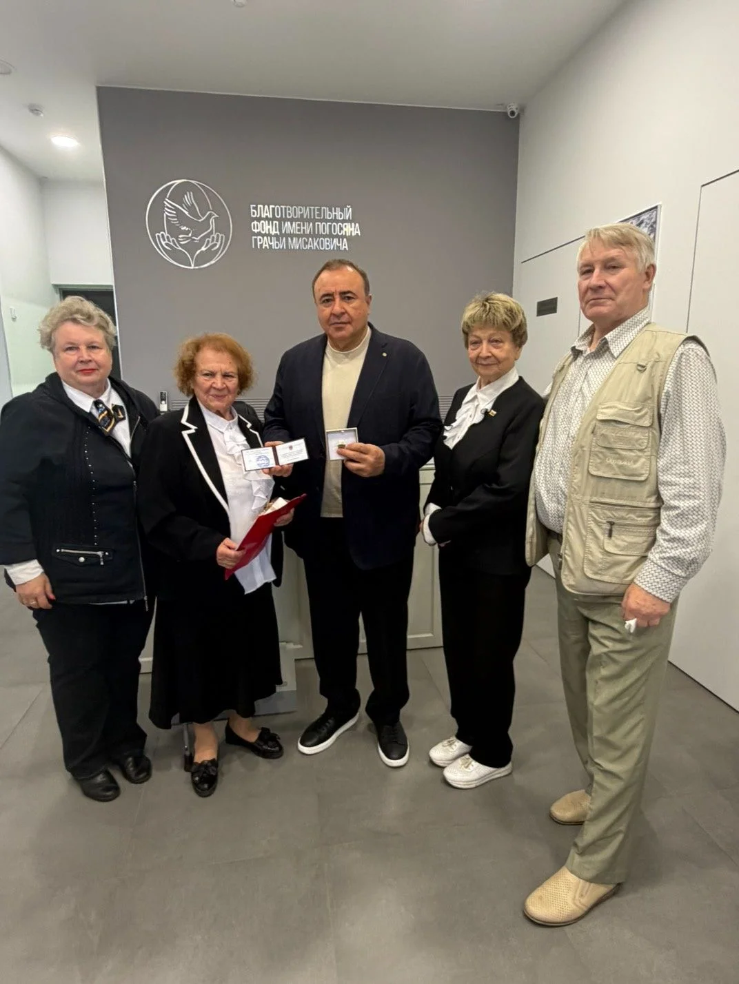 Представители «Союза защиты пожилых» поблагодарили Грачью Погосяна за помощь