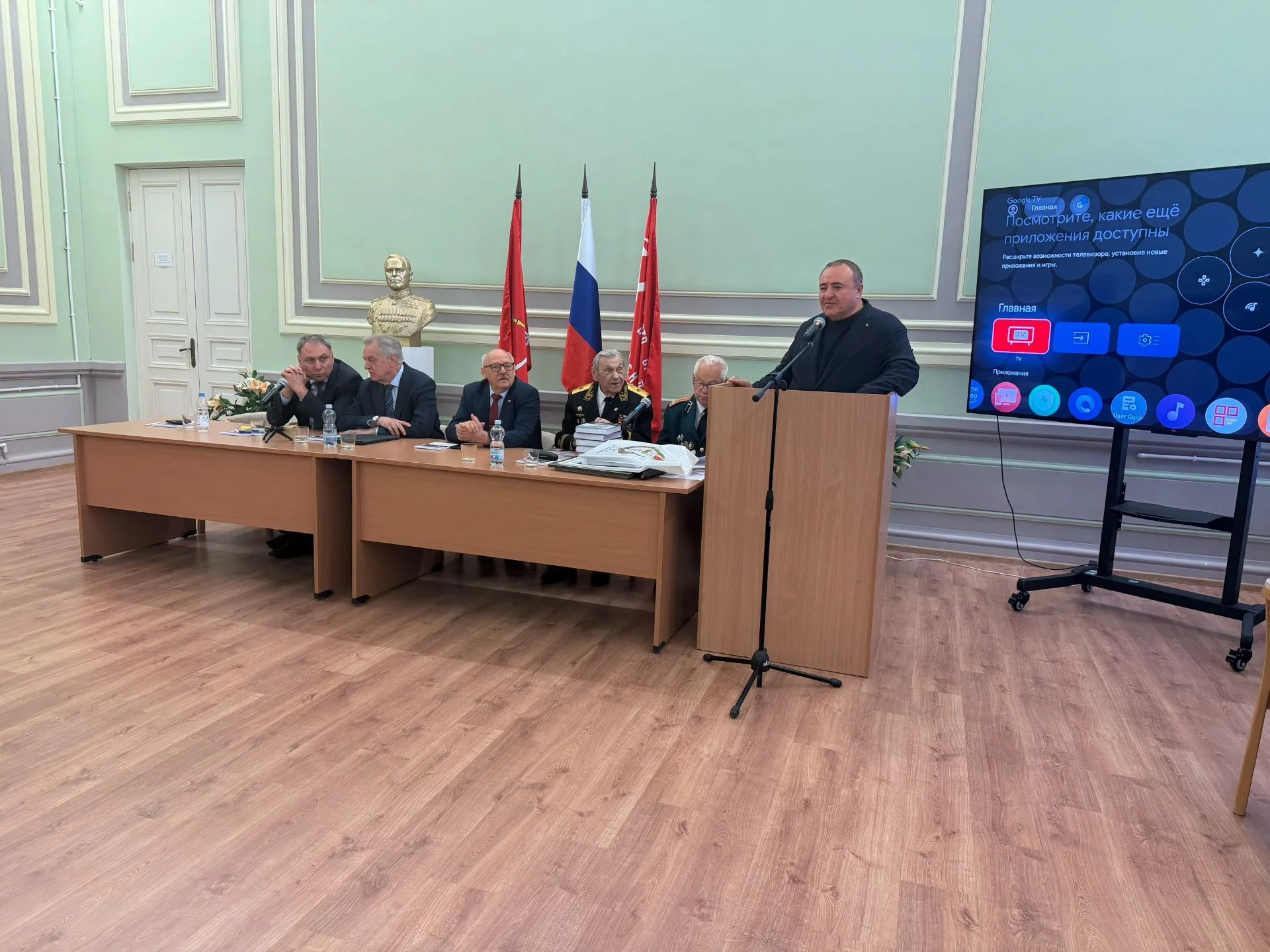 Грачья Погосян поздравил Ленинградских ветеранов войны и военной службы – ОДНОПОЛЧАН с юбилеем 